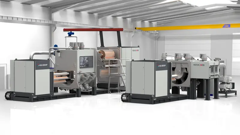 Auf dem Bild ist die NOVAWEB von HS-GROUP zu sehen – eine Plattform, die hohe Produktivität mit großer Flexibilität für Produktion und F&E vereint. Sie ermöglicht vielfältige Beschichtungsprozesse sowie die Integration zahlreicher Sensoren und ist ideal für Anwendungen wie ITO-Filme, FPCBs oder Smart Glass geeignet